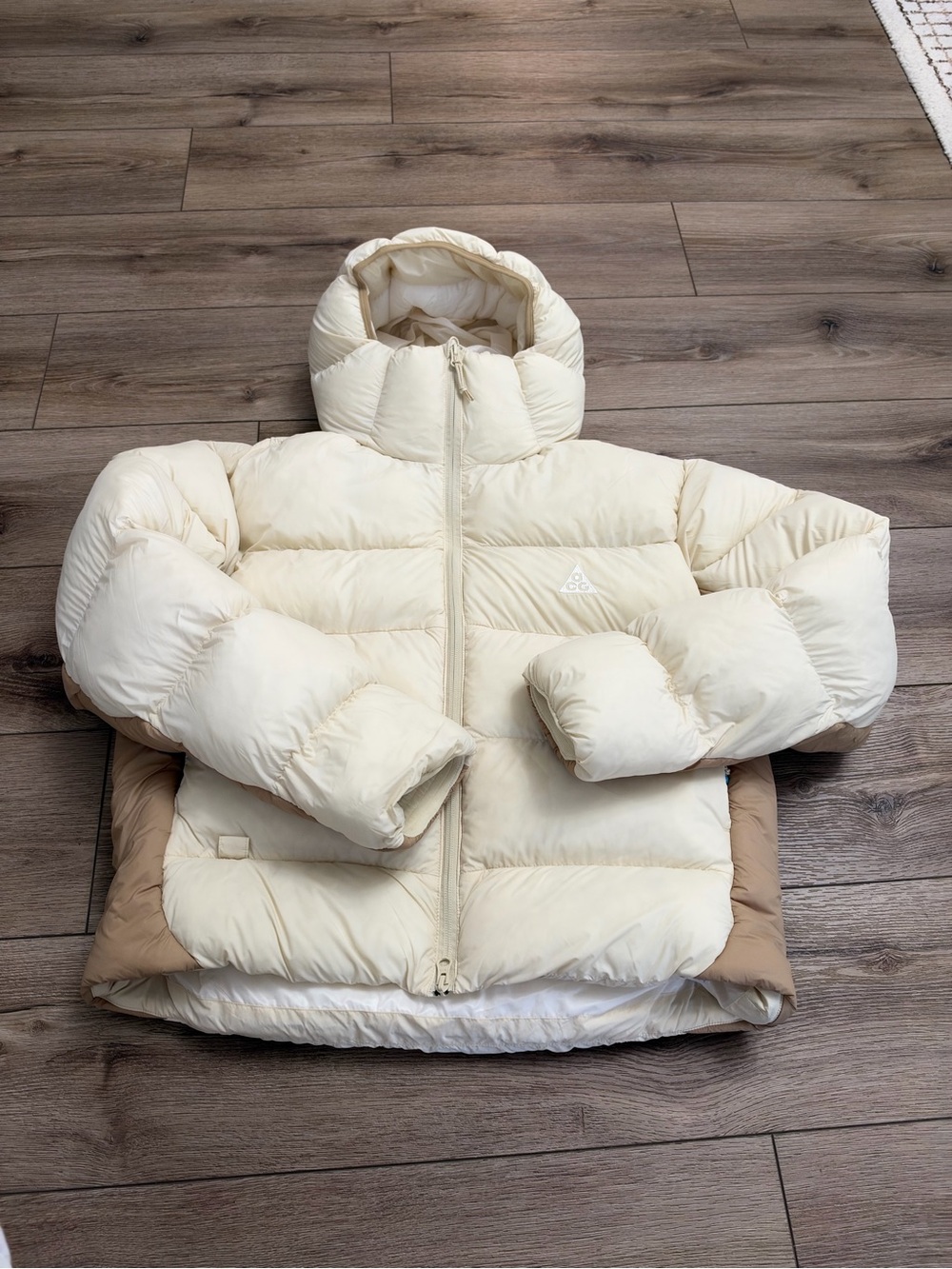 Nike ACG Cream and Tan Hooded Puffer Jacket